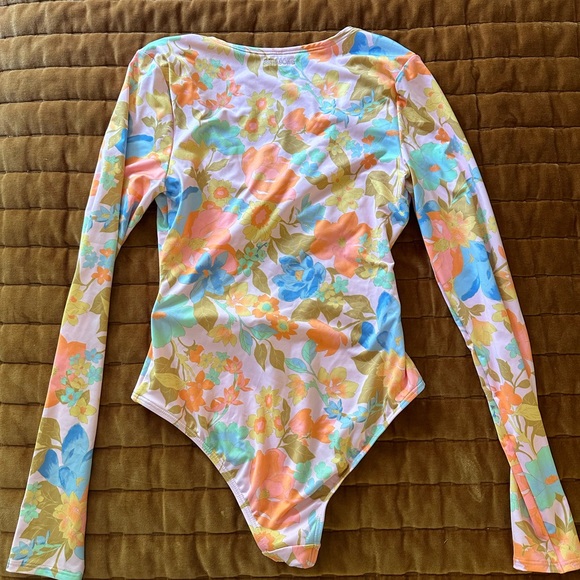 Billabong Swimsuit - Picture 3 of 6